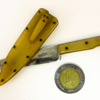 Couteaux et fourreaux — G-4056