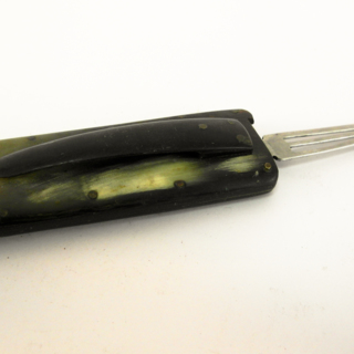 Couteaux, fourchettes et fourreaux — g-4062-C