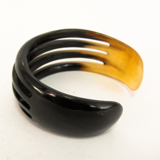Bracelets, broches et porte-clés — g-5053-B