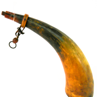 Corne à boire — poire à poudre — g-2066-C