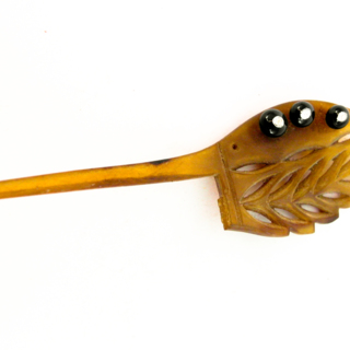 Bracelets, broches et porte-clés — G-5064