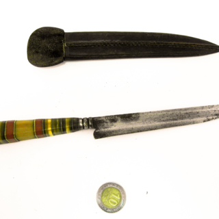 Couteaux et facones — g-4092-E